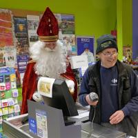 Nicolaus im Carrefour